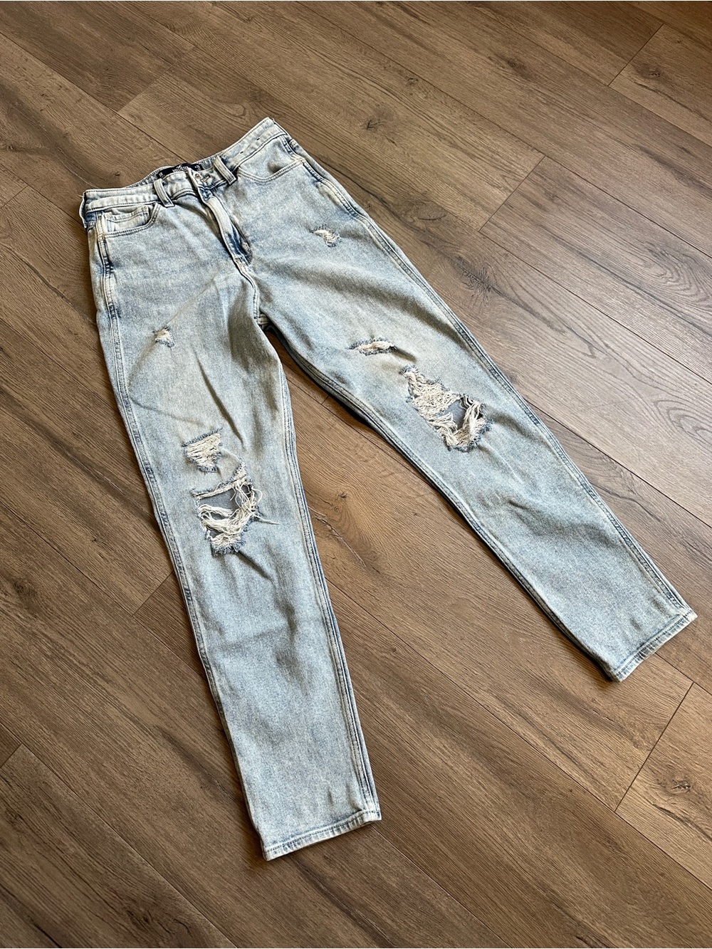Hollister Light Blue Ultra High-Rise Mom Jeans